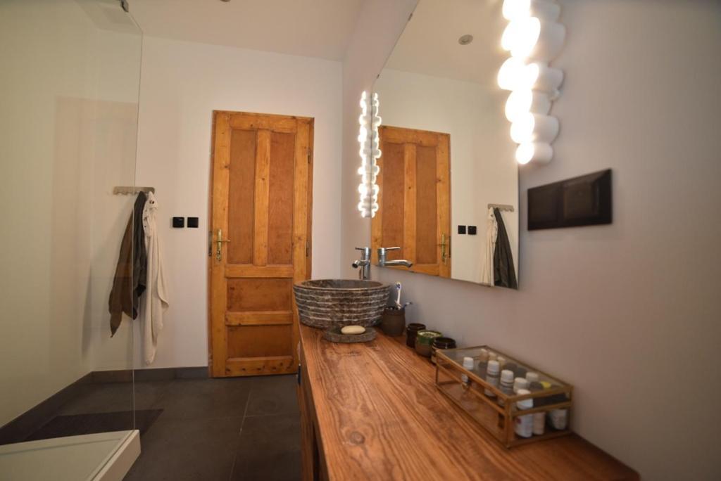 Designer Apartment 110M2 With King Size Beds & Equipped Kitchen Krakow Bagian luar foto