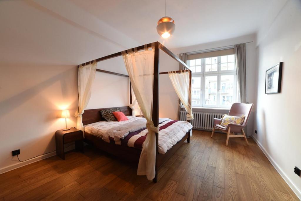 Designer Apartment 110M2 With King Size Beds & Equipped Kitchen Krakow Bagian luar foto