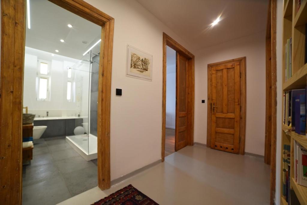 Designer Apartment 110M2 With King Size Beds & Equipped Kitchen Krakow Bagian luar foto