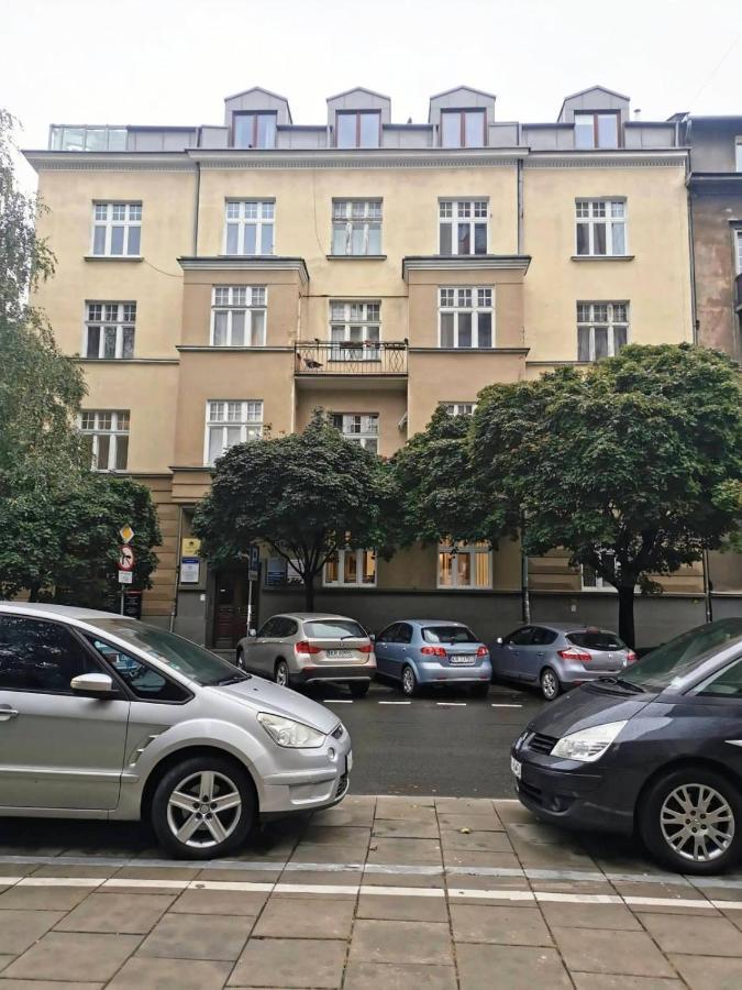 Designer Apartment 110M2 With King Size Beds & Equipped Kitchen Krakow Bagian luar foto